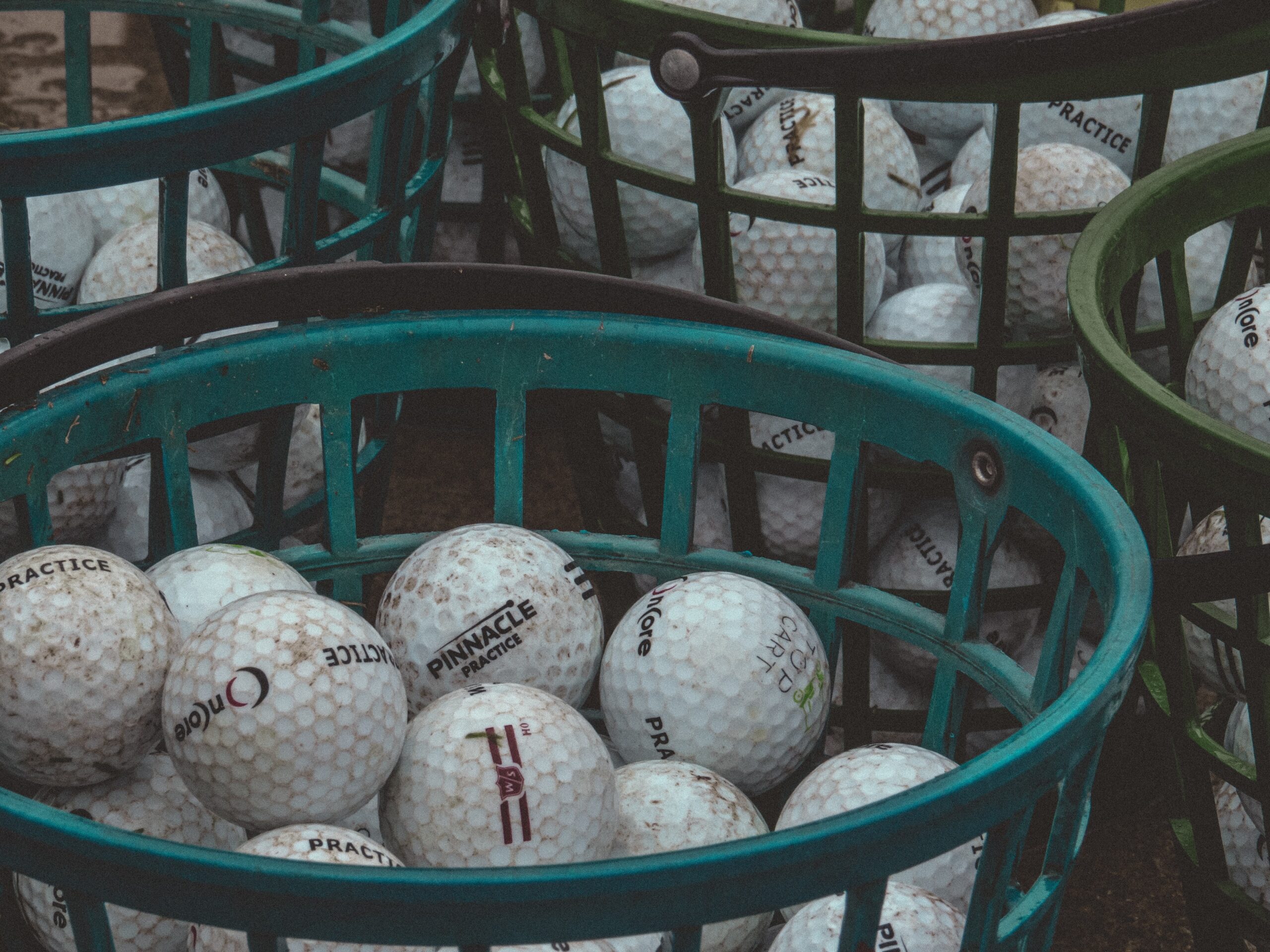 What Are Refinished Golf Balls?